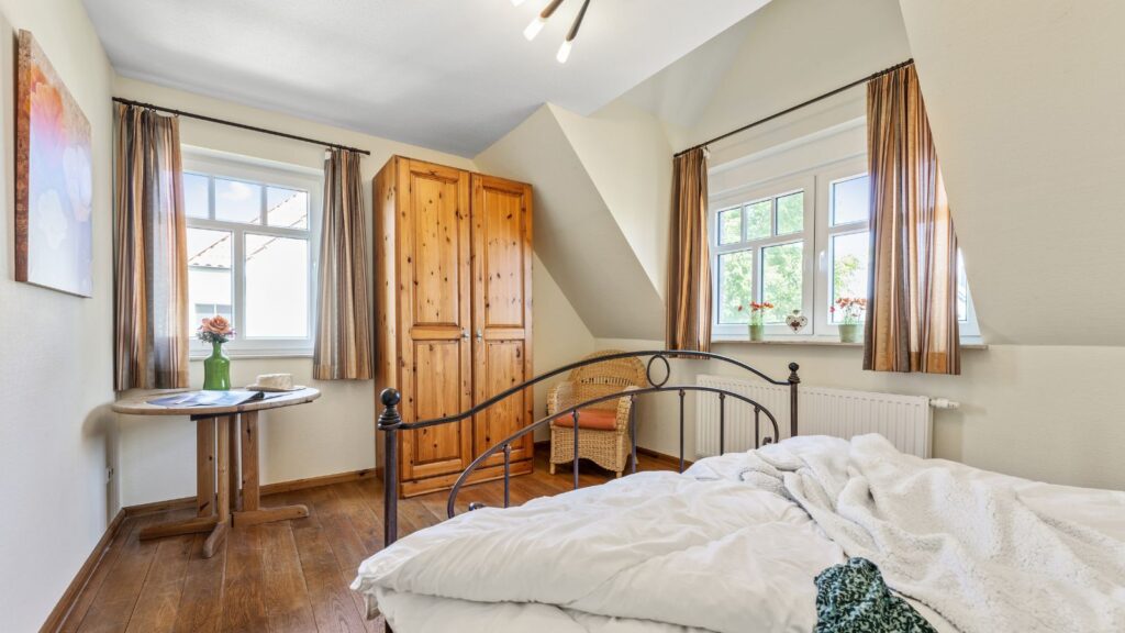 2. Schlafzimmer Haushälfte