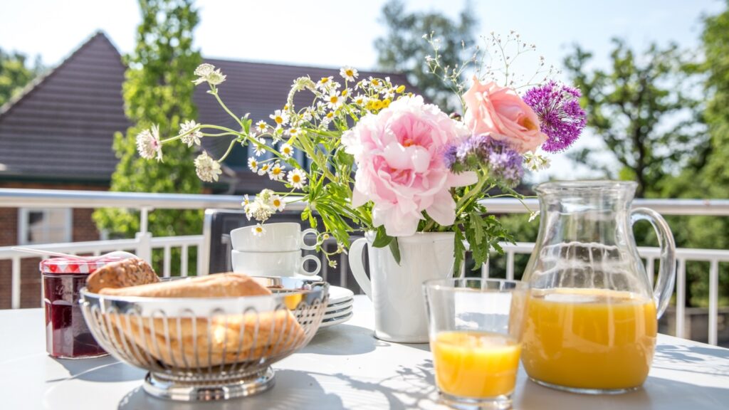 Frühstücksplatz mit Sonne in Maisonette-Wohnung