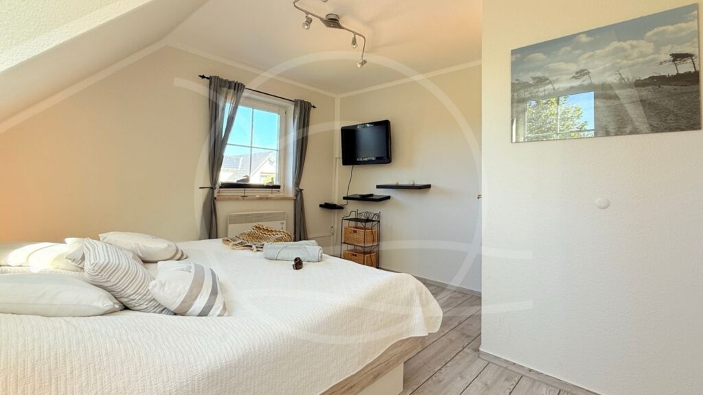 grehn-erstes-schlafzimmer-mit-tv