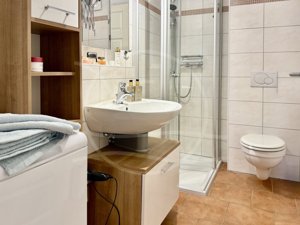 Bad mit ebenerdiger Dusche