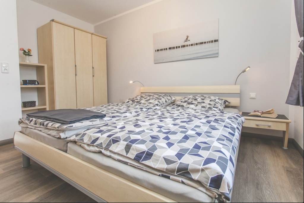 1. Schlafzimmer mit Doppelbett